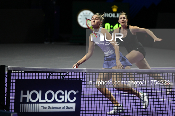 RIYADH, SAUDI ARABIA - NOVEMBER 08: Gabriela Dabrowski (R) of Canada and Erin Routliffe (L) of New Zealand during their semi-final match aga...