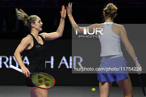 RIYADH, SAUDI ARABIA - NOVEMBER 08: Gabriela Dabrowski (L) of Canada and Erin Routliffe (R) of New Zealand during their semi-final match aga...