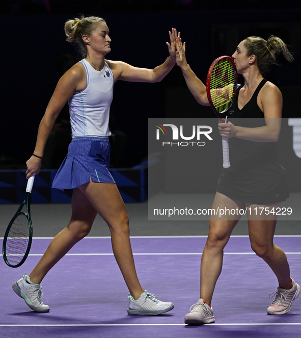 RIYADH, SAUDI ARABIA - NOVEMBER 08: Gabriela Dabrowski (R) of Canada and Erin Routliffe (L) of New Zealand during their semi-final match aga...