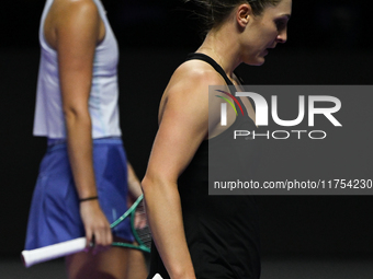 RIYADH, SAUDI ARABIA - NOVEMBER 08: Gabriela Dabrowski (R) of Canada and Erin Routliffe (L) of New Zealand during their semi-final match aga...