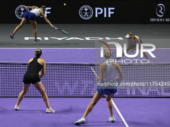 RIYADH, SAUDI ARABIA - NOVEMBER 08: Nicole Melichar-Martinez of USA and Ellen Perez of Australia during their semi-final match against Gabri...