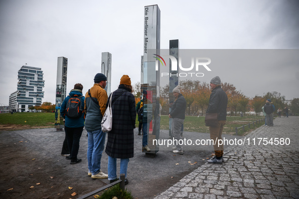  People visit East Side Gallery a day ahead of the 35th anniversary of the fall of the Berlin Wall. Berlin, Germany on November 8th, 2024. 