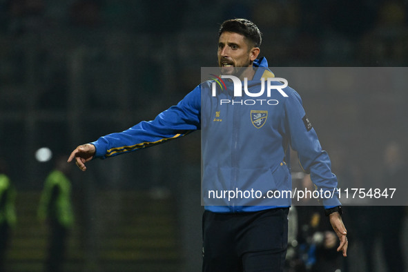 Leandro Greco coaches Frosinone Calcio during the 13th day of the Serie BKT Championship between Frosinone Calcio and Palermo F.C. at the Be...