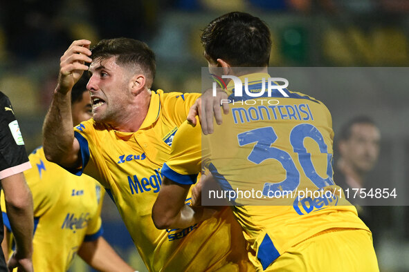 Gabriele Bracaglia of Frosinone Calcio celebrates after scoring the goal to make it 1-1 during the 13th day of the Serie BKT Championship be...