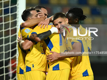 Gabriele Bracaglia of Frosinone Calcio celebrates after scoring the goal to make it 1-1 during the 13th day of the Serie BKT Championship be...