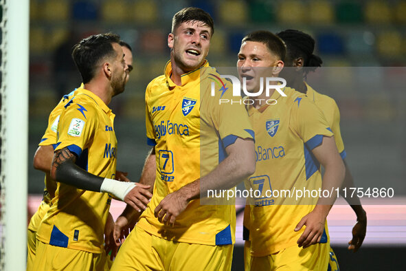 Gabriele Bracaglia of Frosinone Calcio celebrates after scoring the goal to make it 1-1 during the 13th day of the Serie BKT Championship be...