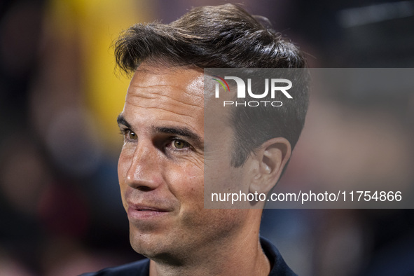 Inigo Perez, head coach of Rayo Vallecano, is seen during the La Liga EA Sports 2024/25 football match between Rayo Vallecano and UD Las Pal...