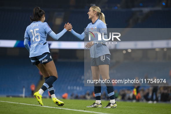 Jill Roord #10 of Manchester City W.F.C. celebrates her goal with teammates during the Barclays FA Women's Super League match between Manche...