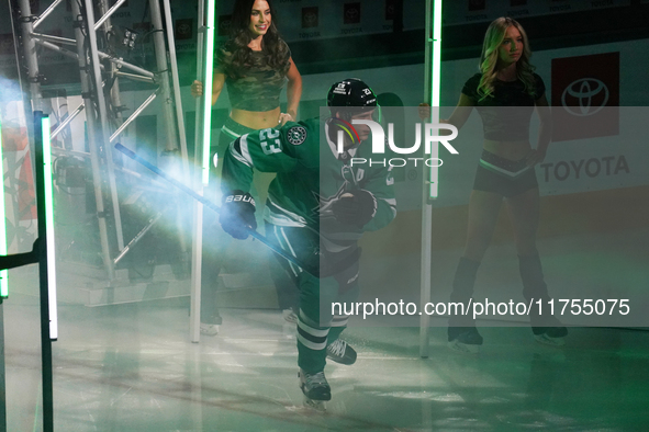 Esa Lindell #23 of the Dallas Stars skates on the ice moments before the start of the NHL match against the Chicago Blackhawks at American A...