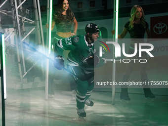 Esa Lindell #23 of the Dallas Stars skates on the ice moments before the start of the NHL match against the Chicago Blackhawks at American A...