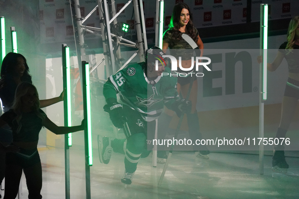 Matt Duchene #95 of the Dallas Stars skates on the ice moments before the start of the NHL match against the Chicago Blackhawks at American...