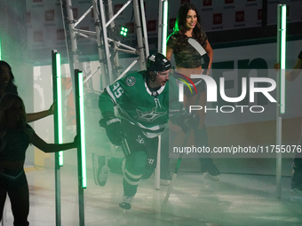 Matt Duchene #95 of the Dallas Stars skates on the ice moments before the start of the NHL match against the Chicago Blackhawks at American...