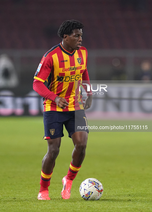 Patrick Dorgu of US Lecce is in action during the Serie A match between US Lecce and Empoli in Lecce, Italy, on November 8, 2024. 