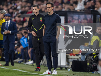 Inigo Perez, head coach of Rayo Vallecano, is seen during the La Liga EA Sports 2024/25 football match between Rayo Vallecano and UD Las Pal...