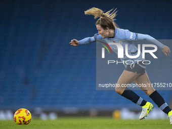 Lauren Hemp #11 of Manchester City W.F.C. is in action during the Barclays FA Women's Super League match between Manchester City and Tottenh...