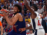 Jabari Parker and Kamar Baldwin play during the match between FC Barcelona and Baskonia Vitoria-Gasteiz, corresponding to week 8 of the Turk...