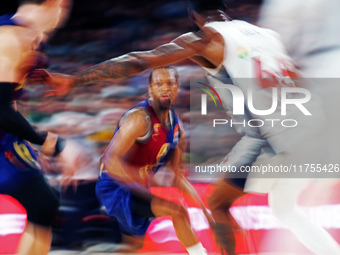 Kevin Punter plays during the match between FC Barcelona and Baskonia Vitoria-Gasteiz, corresponding to week 8 of the Turkish Airlines Eurol...