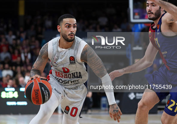 Markus Howard and Alex Abrines play during the match between FC Barcelona and Baskonia Vitoria-Gasteiz, corresponding to week 8 of the Turki...