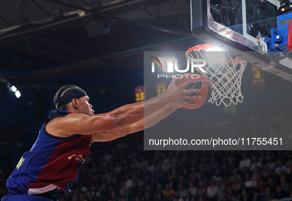 Justin Anderson plays during the match between FC Barcelona and Baskonia Vitoria-Gasteiz, corresponding to week 8 of the Turkish Airlines Eu...