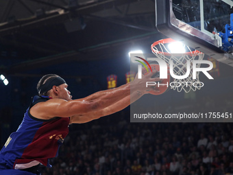 Justin Anderson plays during the match between FC Barcelona and Baskonia Vitoria-Gasteiz, corresponding to week 8 of the Turkish Airlines Eu...