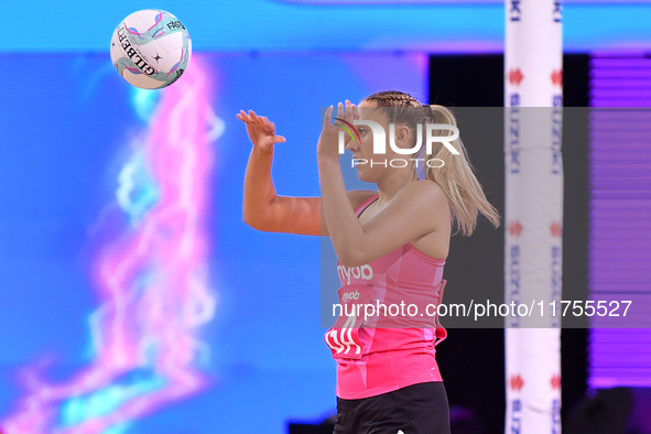 Martina Salmon of New Zealand passes the ball during the Fast5 Netball World Series match between New Zealand and Jamaica in Christchurch, N...