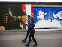  People visit East Side Gallery a day ahead of the 35th anniversary of the fall of the Berlin Wall. Berlin, Germany on 8 November, 2024. (