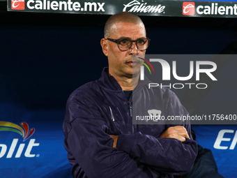 Marcello Frigeiro, technical director of Pumas Femenil, appears before the match corresponding to the quarterfinals, first leg of the Apertu...