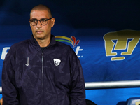 Marcello Frigeiro, technical director of Pumas Femenil, appears before the match corresponding to the quarterfinals, first leg of the Apertu...