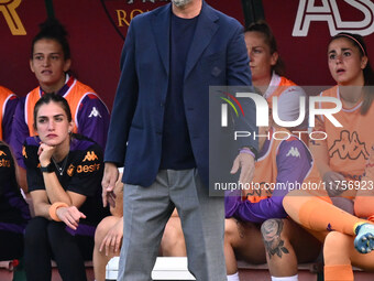 Sebastian De La Fuente coaches A.C.F Fiorentina during the 9th day of the Serie A Femminile eBay Championship between A.S. Roma and A.C.F. F...