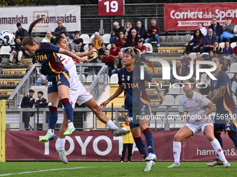 Emilie Haavi of A.S. Roma Femminile and Agnese Bonfantini of A.C.F Fiorentina compete during the 9th day of the Serie A Femminile eBay Champ...