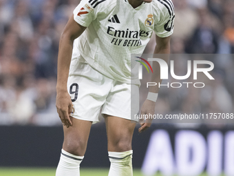 Kylian Mbappe of Real Madrid reacts to a missed opportunity during the La Liga 2024/25 match between Real Madrid and Osasuna at Santiago Ber...