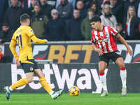 Mateus Fernandes of Southampton plays on the wing during the Premier League match between Wolverhampton Wanderers and Southampton at Molineu...