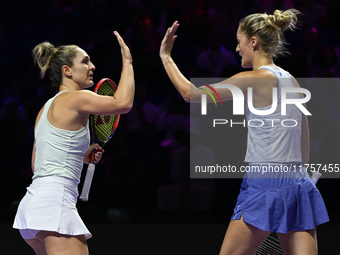 RIYADH, SAUDI ARABIA - NOVEMBER 09: Gabriela Dabrowski (L) of Canada and Erin Routliffe (R) of New Zealand during the Final match against Ka...