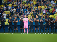 Villarreal CF players applaud after observing a minute's silence for the victims of the Valencia floodings prior to the LaLiga EA Sports mat...