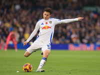 Brenden Aaronson (Leeds United) takes a free kick during the Sky Bet Championship match between Leeds United and Queens Park Rangers at Ella...