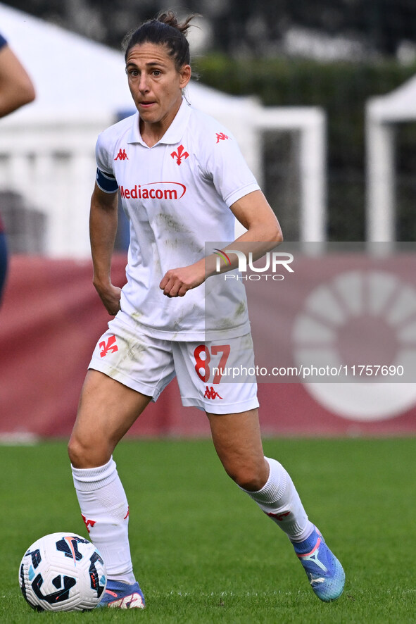 Veronica Boquete of A.C.F. Fiorentina is in action during the 9th day of the Serie A Femminile eBay Championship between A.S. Roma and A.C.F...