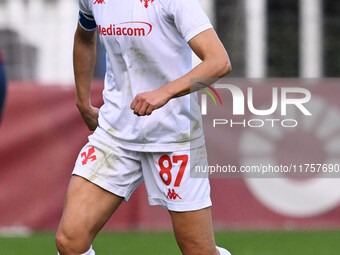 Veronica Boquete of A.C.F. Fiorentina is in action during the 9th day of the Serie A Femminile eBay Championship between A.S. Roma and A.C.F...