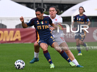 Emma Snerle of A.C.F. Fiorentina and Lucia Di Guglielmo of A.S. Roma Femminile are in action during the 9th day of the Serie A Femminile eBa...