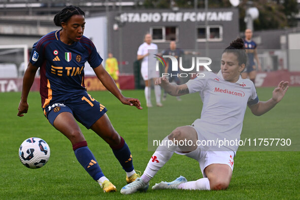 Eseosa Aigbogun of A.S. Roma Femminile and Alice Tortelli of A.C.F Fiorentina compete during the 9th day of the Serie A Femminile eBay Champ...