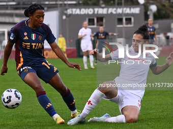 Eseosa Aigbogun of A.S. Roma Femminile and Alice Tortelli of A.C.F Fiorentina compete during the 9th day of the Serie A Femminile eBay Champ...