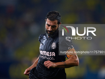 Raul Albiol of Villarreal CF is in action during the LaLiga EA Sports match between Villarreal CF and Deportivo Alaves at Estadio de la Cera...