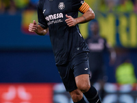 Raul Albiol of Villarreal CF runs during the LaLiga EA Sports match between Villarreal CF and Deportivo Alaves at Estadio de la Ceramica in...