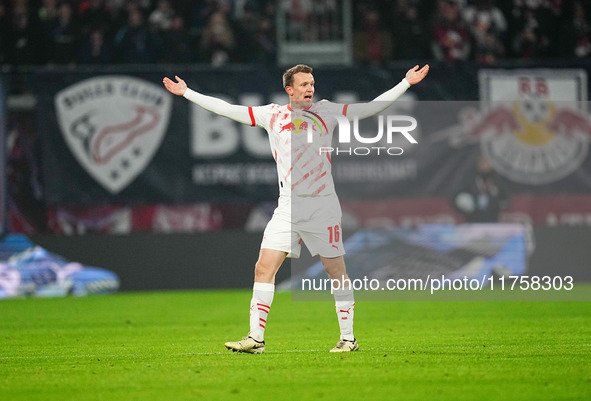 Lukas Klostermann of Leipzig  gestures during the Bundesliga match between RB Leipzig and Borussia Mönchengladbach at Red Bull arena, Leipzi...