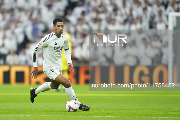 Jude Bellingham central midfield of Real Madrid and England during the La Liga match between Real Madrid CF and CA Osasuna at Estadio Santia...