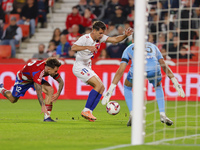 Ortuno of CD Eldense scores the second goal for his team during the LaLiga Hypermotion match between Granada CF and CD Eldense at Nuevo Los...