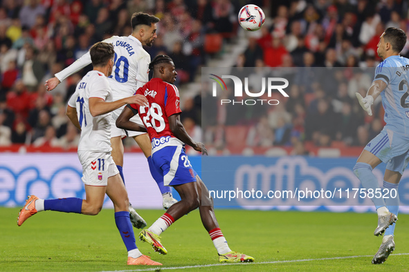 Ivan Chapela of CD Eldense scores the first goal for his team during the LaLiga Hypermotion match between Granada CF and CD Eldense at Nuevo...