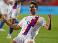 Ortuno of CD Eldense scores the second goal for his team during the LaLiga Hypermotion match between Granada CF and CD Eldense at Nuevo Los...