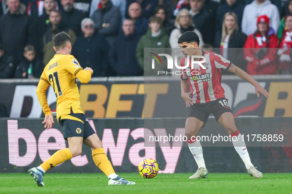 Mateus Fernandes of Southampton plays on the wing during the Premier League match between Wolverhampton Wanderers and Southampton at Molineu...