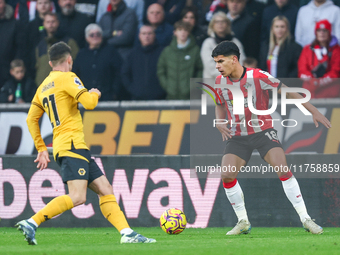 Mateus Fernandes of Southampton plays on the wing during the Premier League match between Wolverhampton Wanderers and Southampton at Molineu...