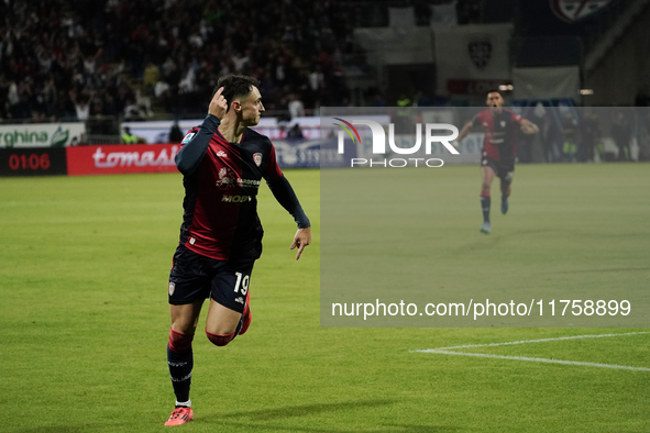 Nadir Zortea (#19 Cagliari Calcio) celebrates during the Serie A TIM match between Cagliari Calcio and AC Milan in Italy on November 9, 2024...